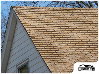 3 Warning Signs of an Aging Roof