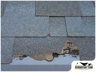 Shingle Cracking and Splitting: What Exactly Is the Difference?